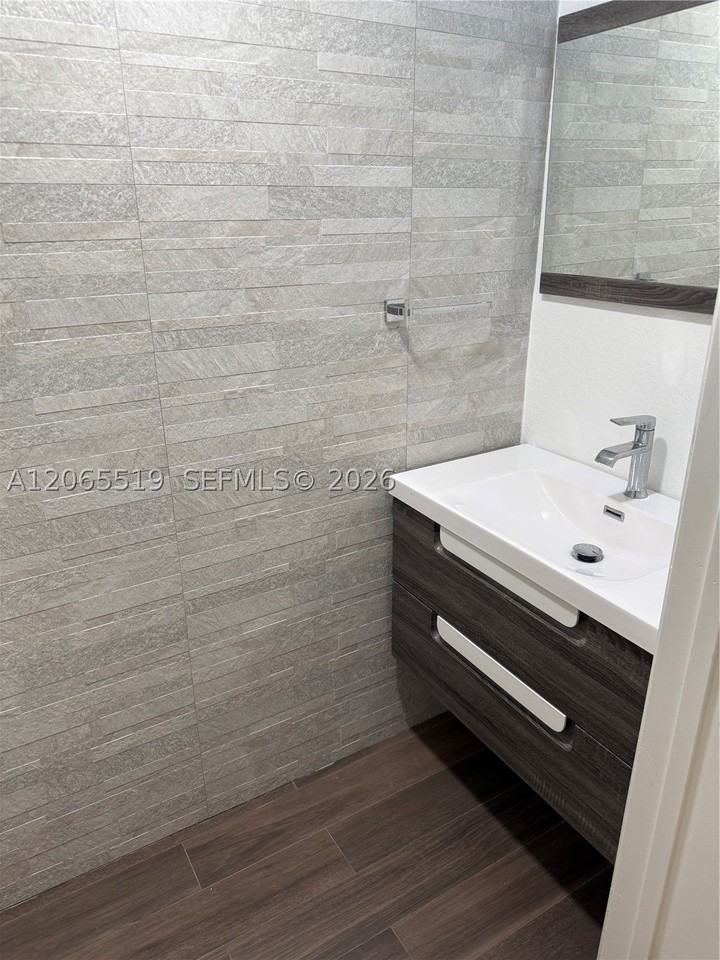 15069 Sw 9th Way #0 - Photo 6 of 33