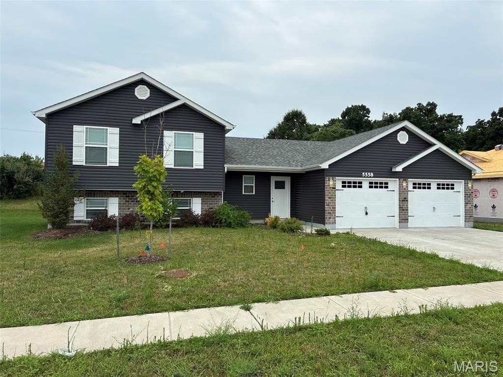 5558 Autumn Trace Pkwy - Photo 2 of 24