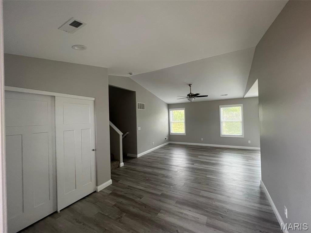 5558 Autumn Trace Pkwy - Photo 3 of 24