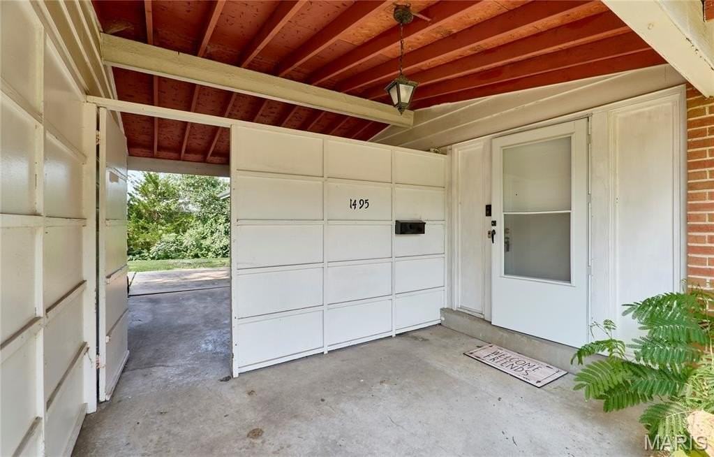 1495 Tremont Dr - Photo 4 of 38