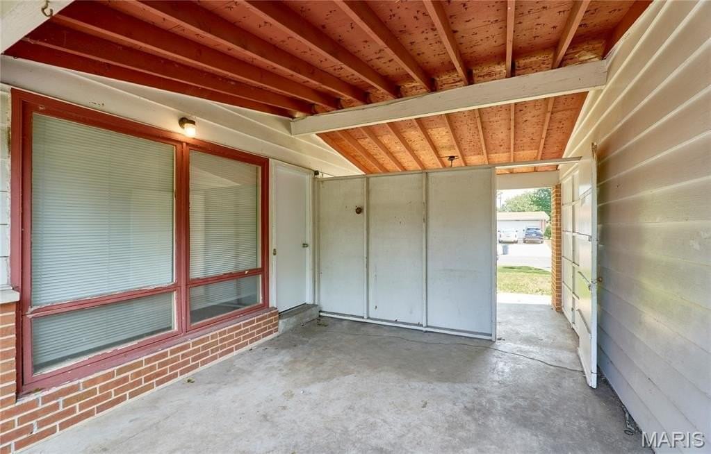 1495 Tremont Dr - Photo 5 of 38