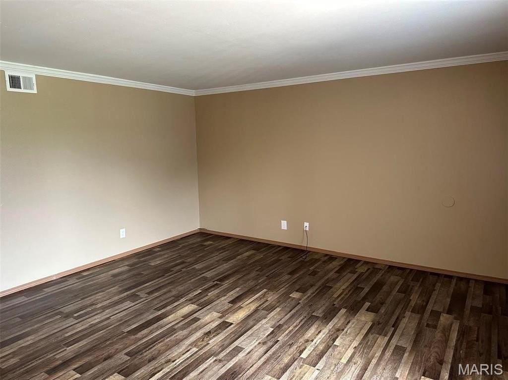 101 W 5th St #2 - Photo 3 of 12