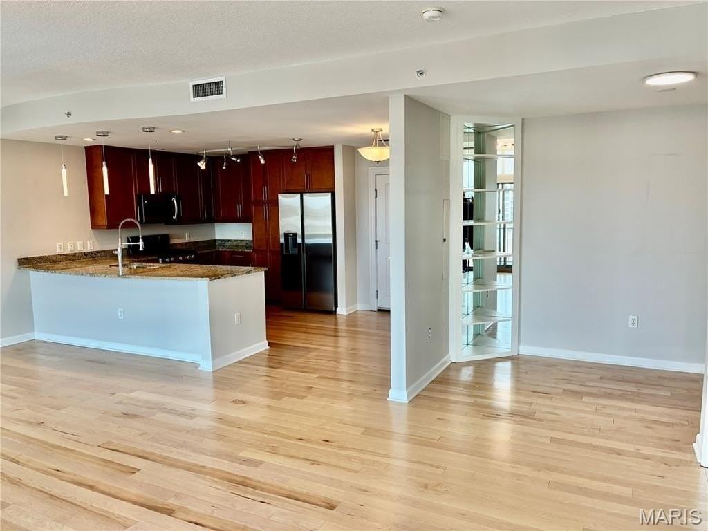 4909 Laclede Ave #1205 - Photo 4 of 26