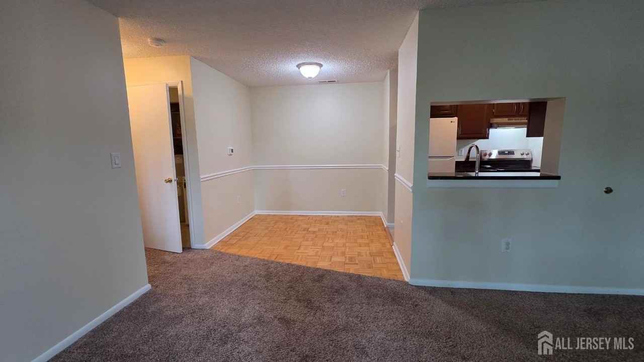 1514 Ravens Crest Dr - Photo 3 of 15