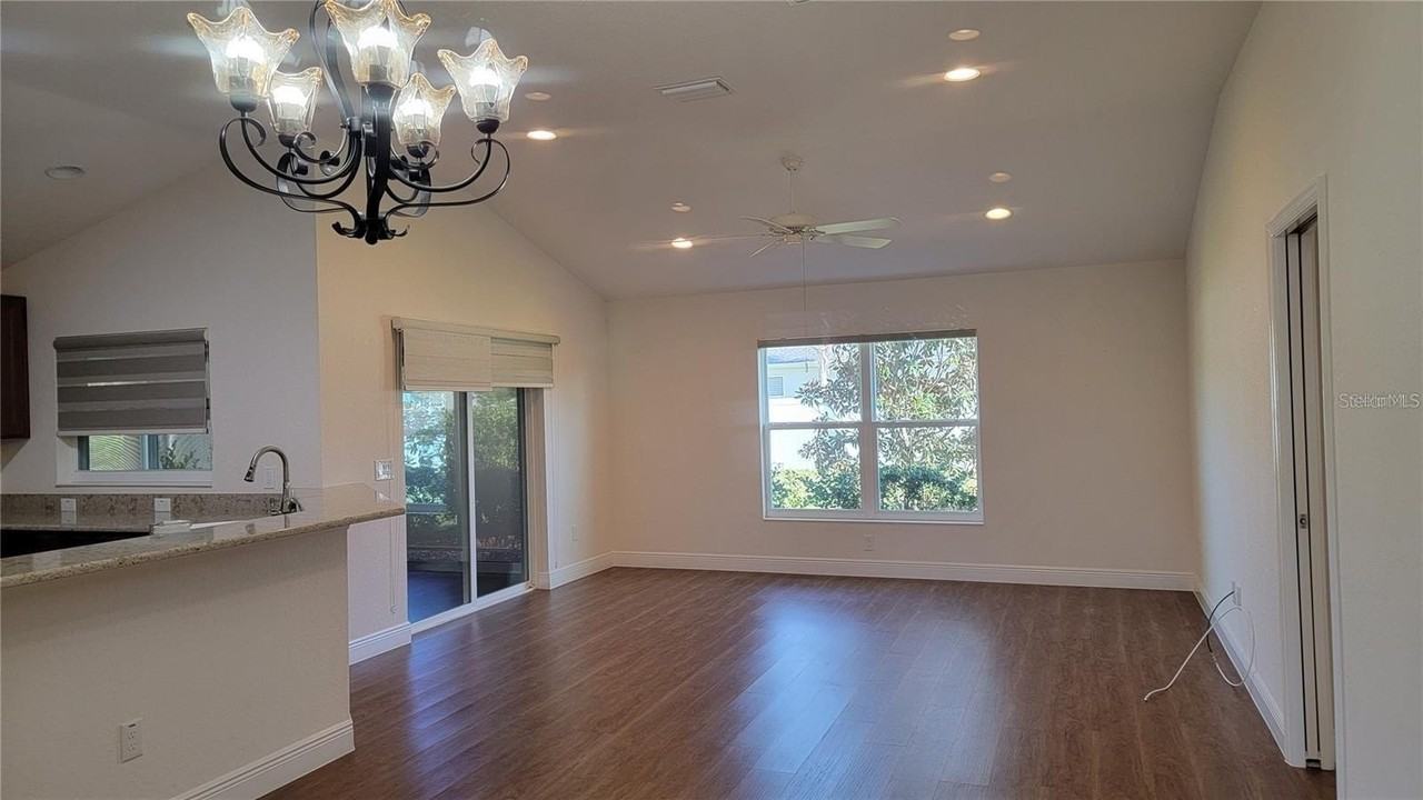 4992 Sandpiper Dr - Photo 4 of 12