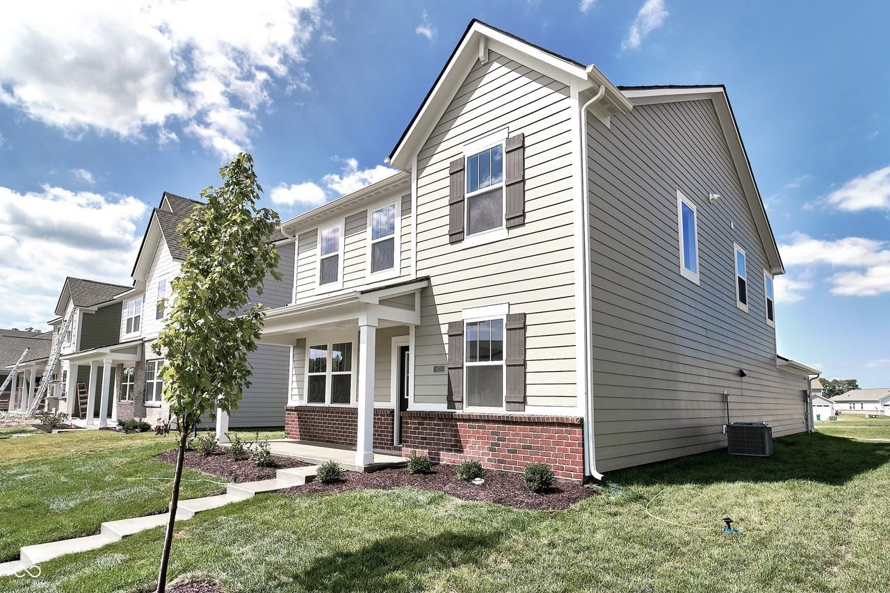 422 Eisenhower St - Photo 2 of 50