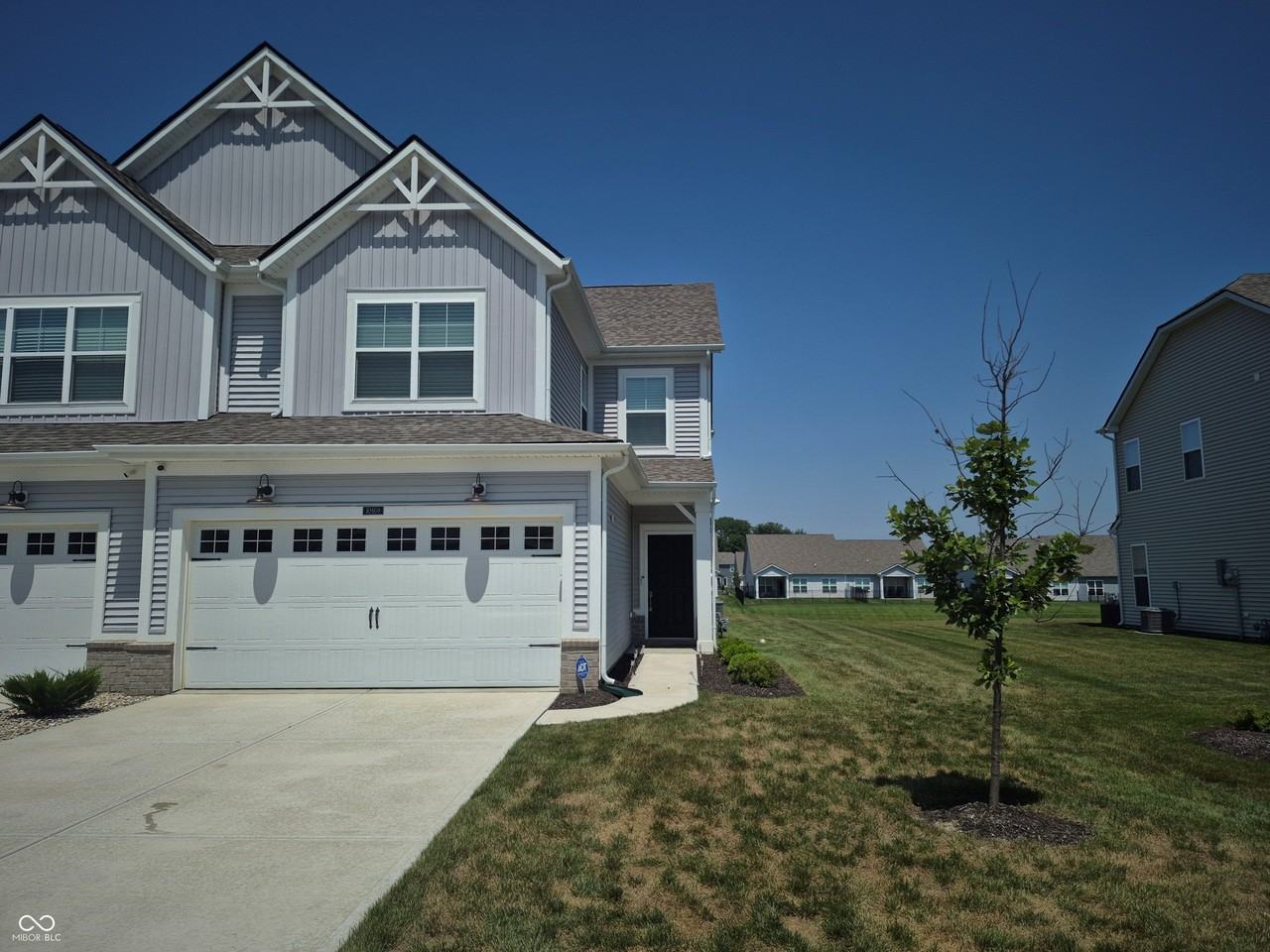 10608 Mangrove Dr - Photo 2 of 30