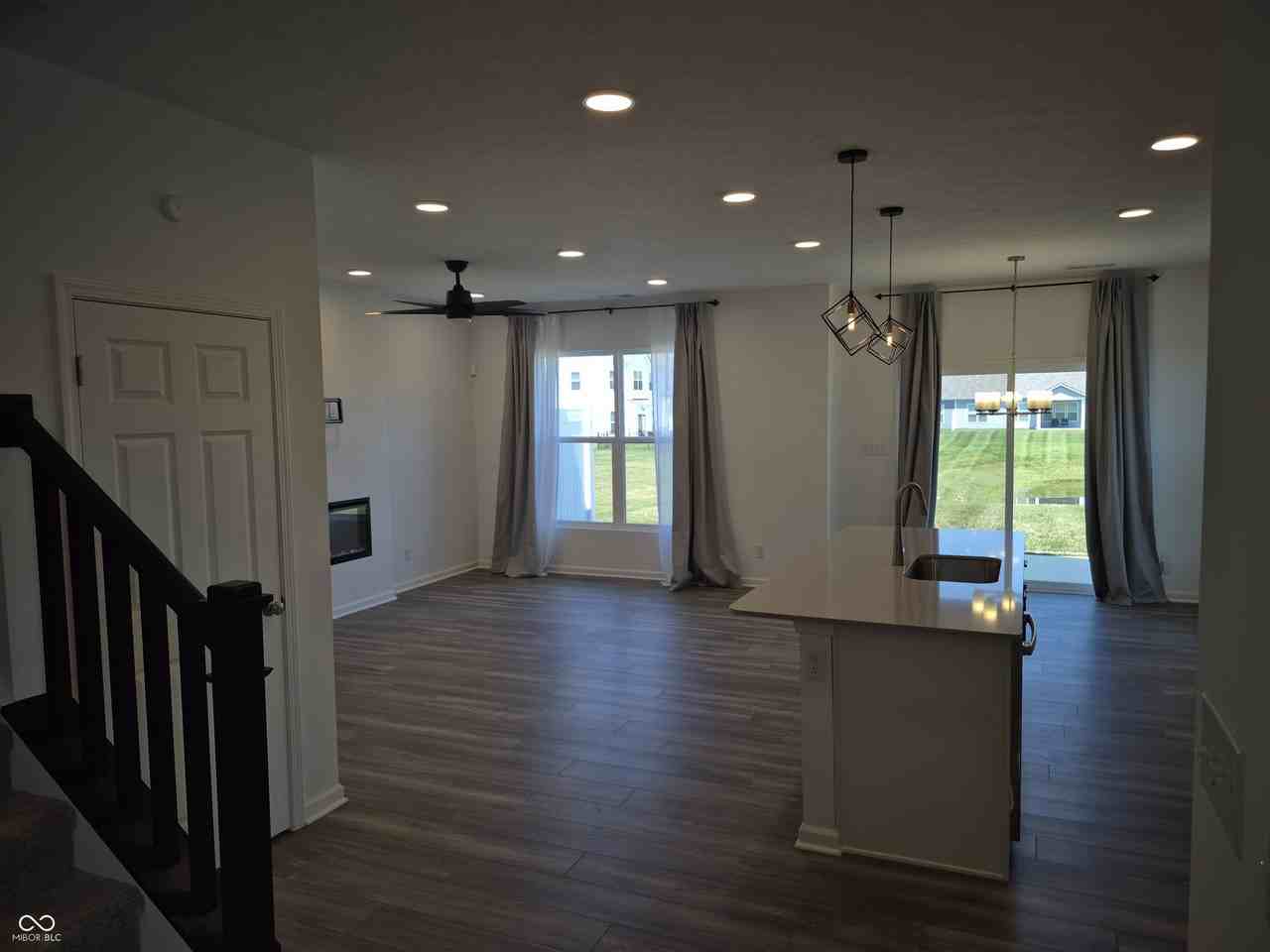 10608 Mangrove Dr - Photo 4 of 30