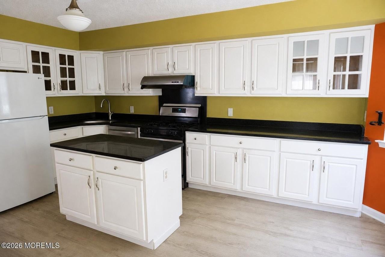 114 Orion Rd - Photo 7 of 24