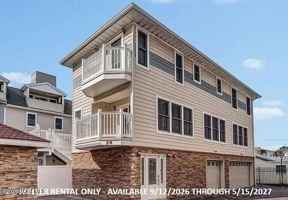featured image of 21 Blaine Ave #24