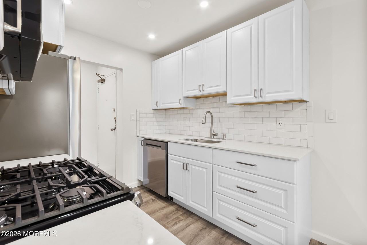 70 Stonehurst Blvd #A - Photo 2 of 8