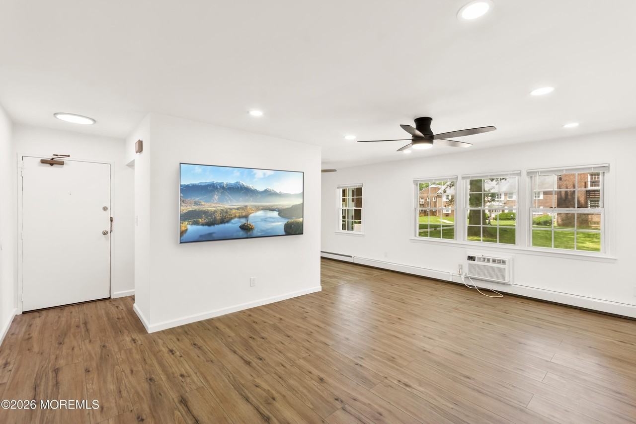 70 Stonehurst Blvd #A - Photo 5 of 8