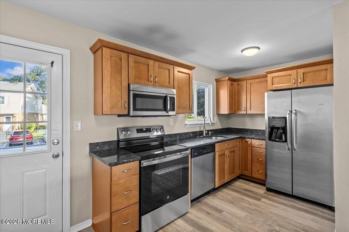 8 Primrose Ln - Photo 3 of 26