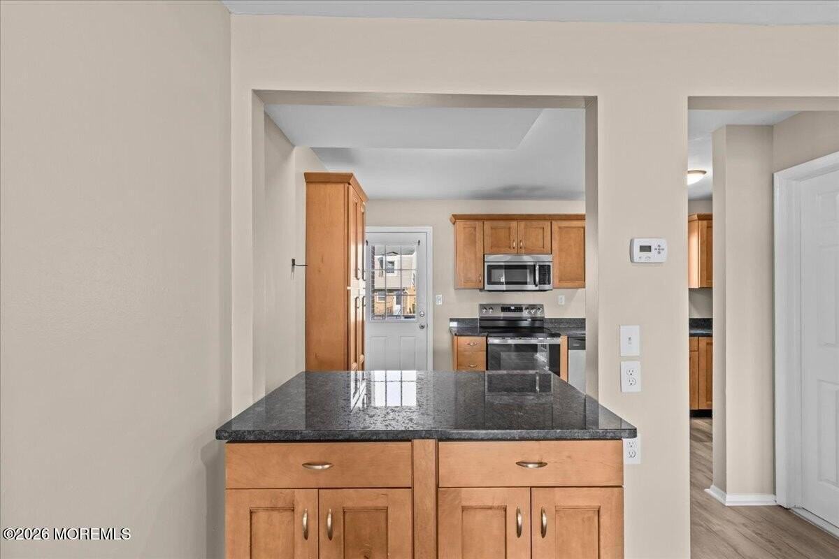 8 Primrose Ln - Photo 7 of 26