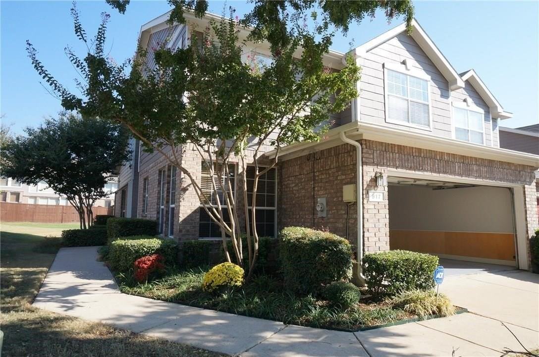 917 Avondale Ln - Photo 2 of 35