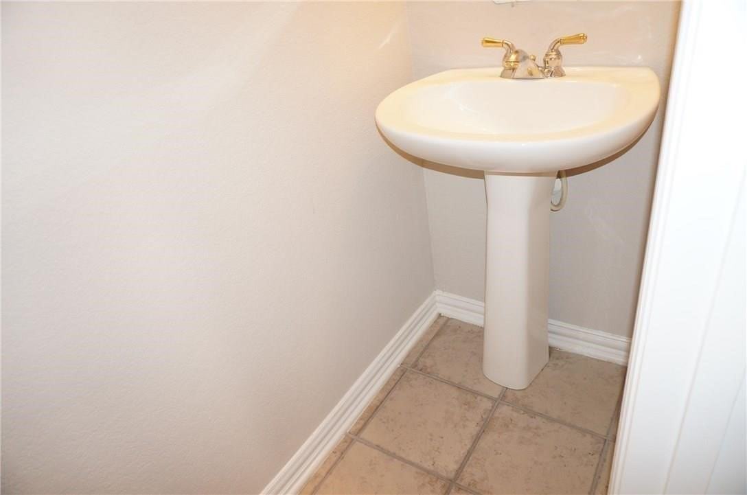 917 Avondale Ln - Photo 4 of 35