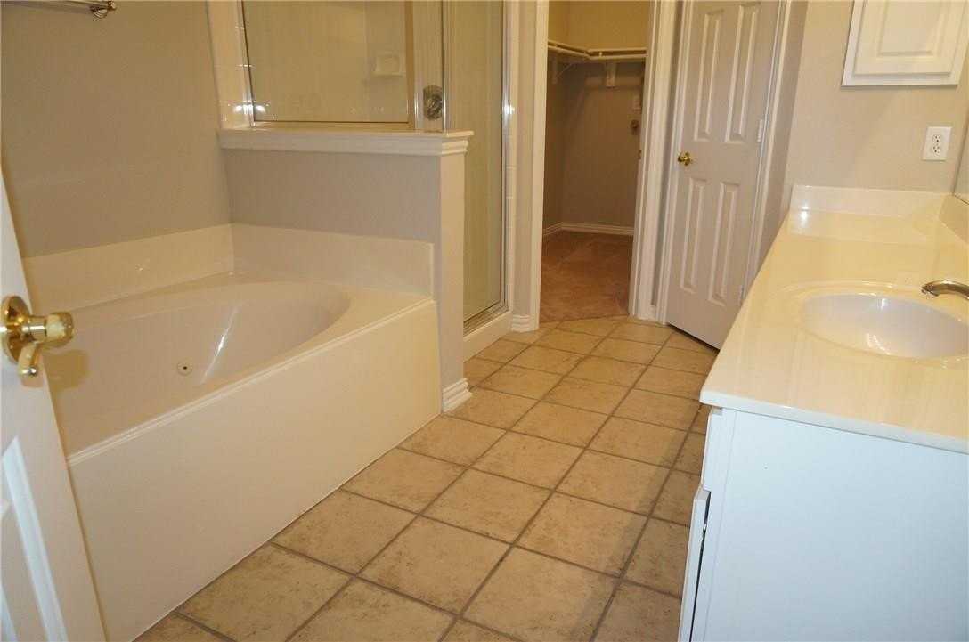917 Avondale Ln - Photo 5 of 35