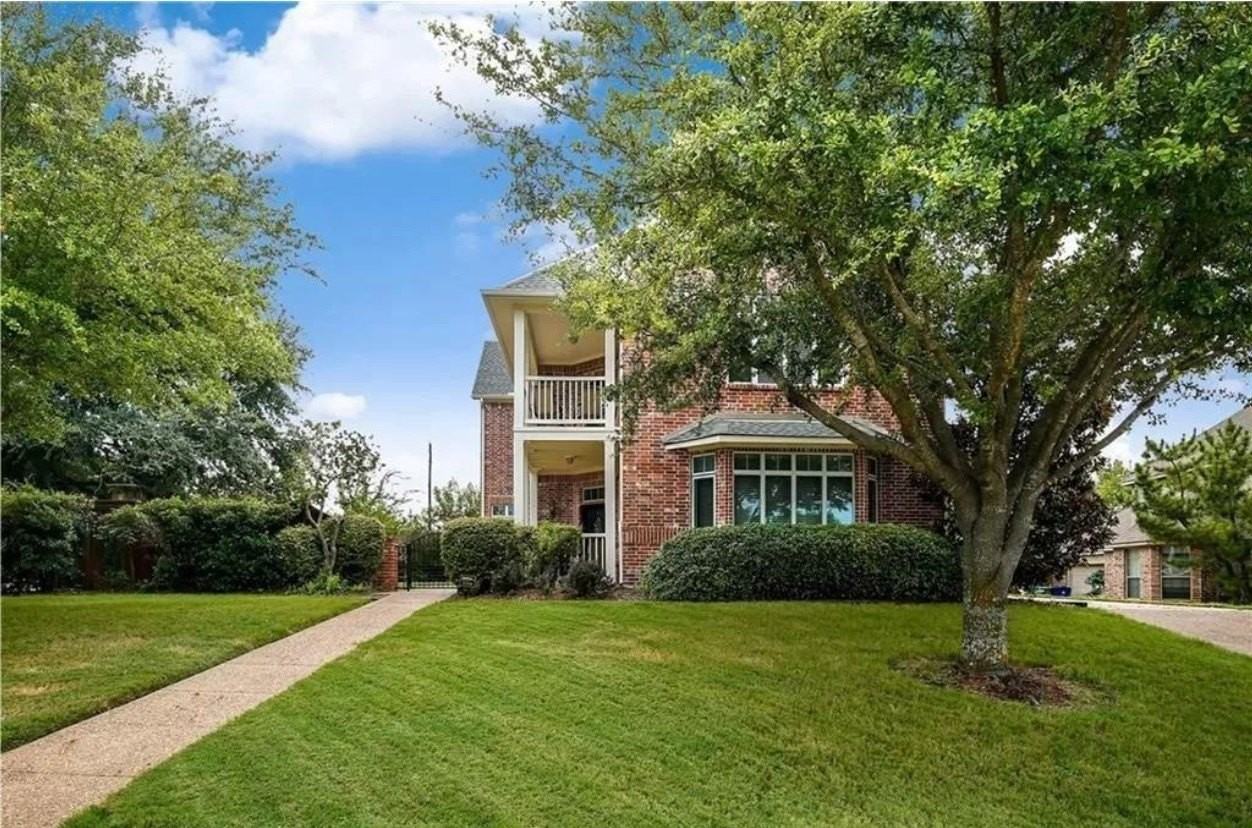 2505 Cambridge Dr