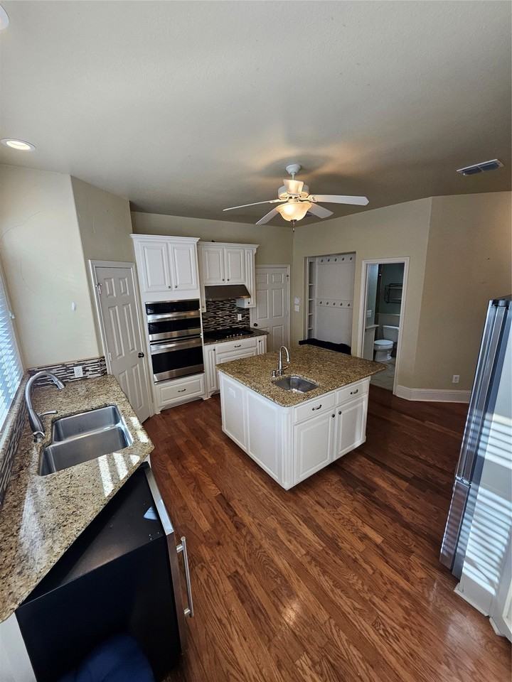 2505 Cambridge Dr - Photo 4 of 18
