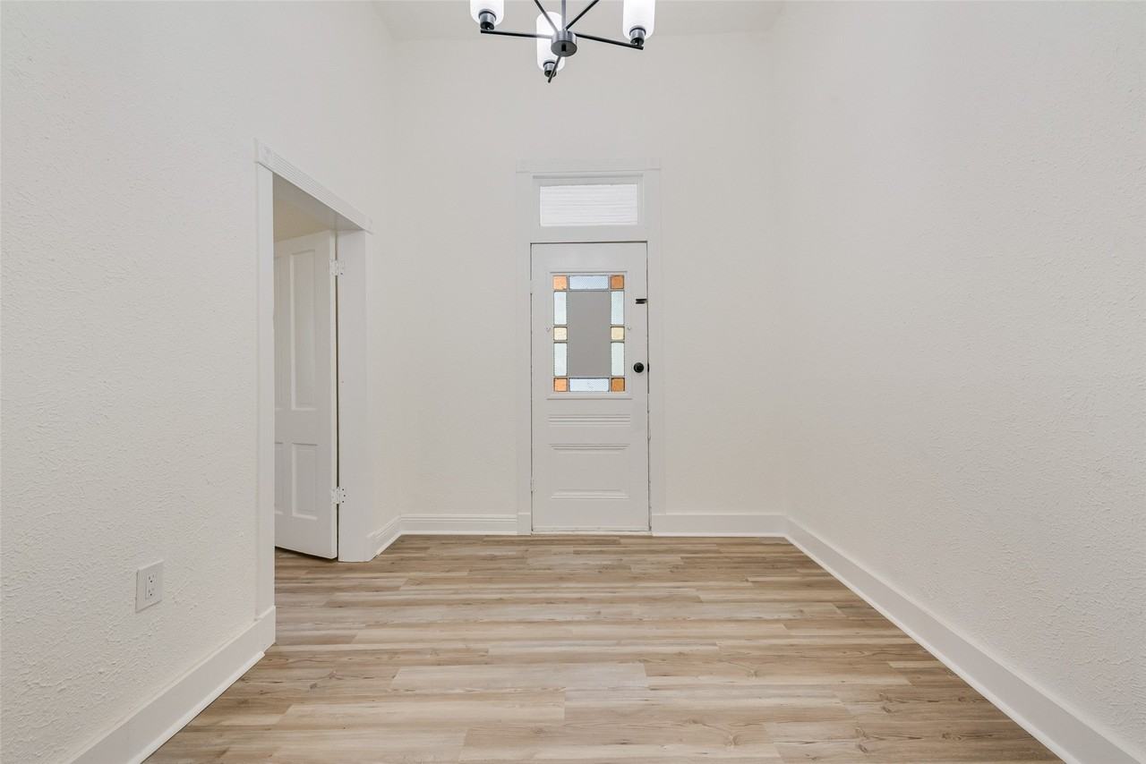 309 Poplar St - Photo 6 of 19