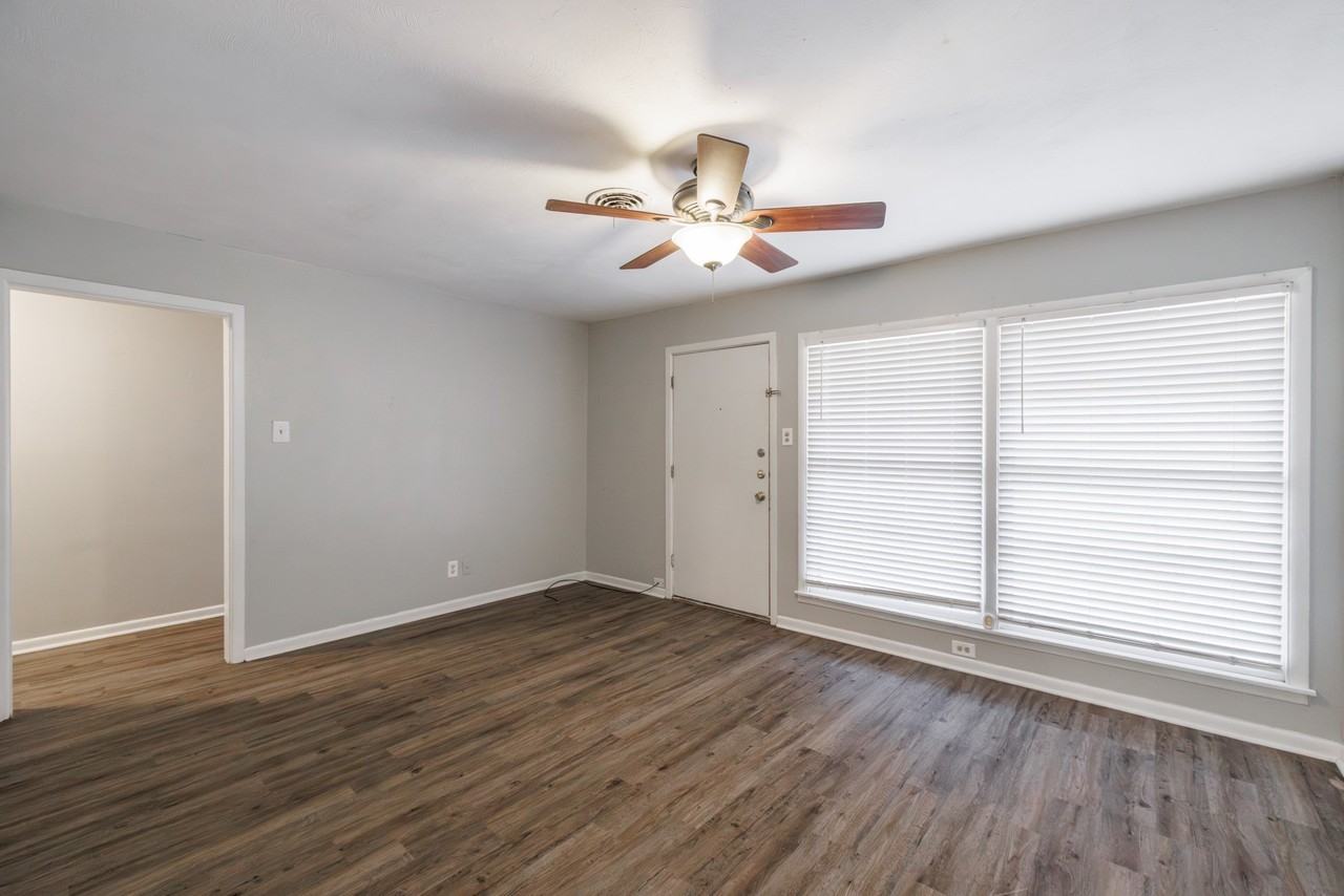 1217 Mimosa Dr - Photo 4 of 35