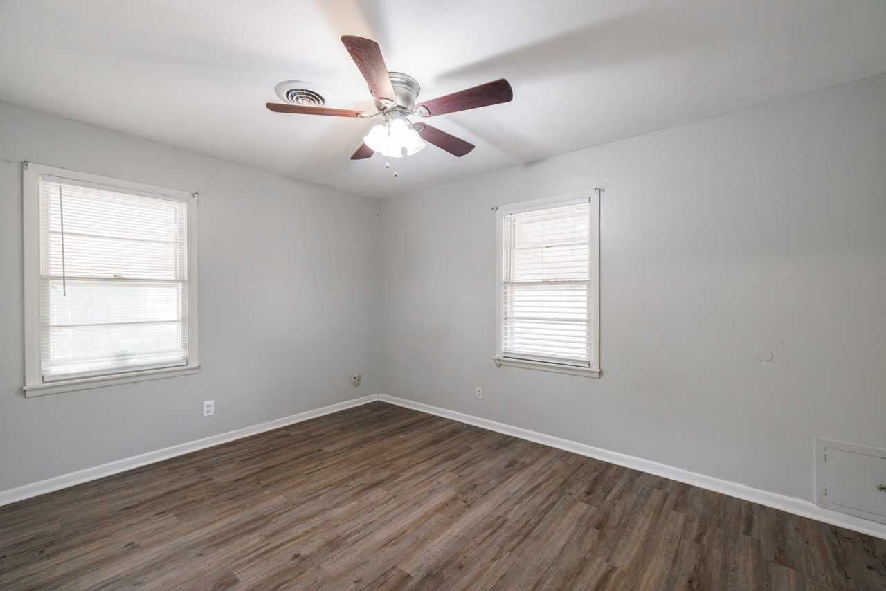 1217 Mimosa Dr - Photo 5 of 35