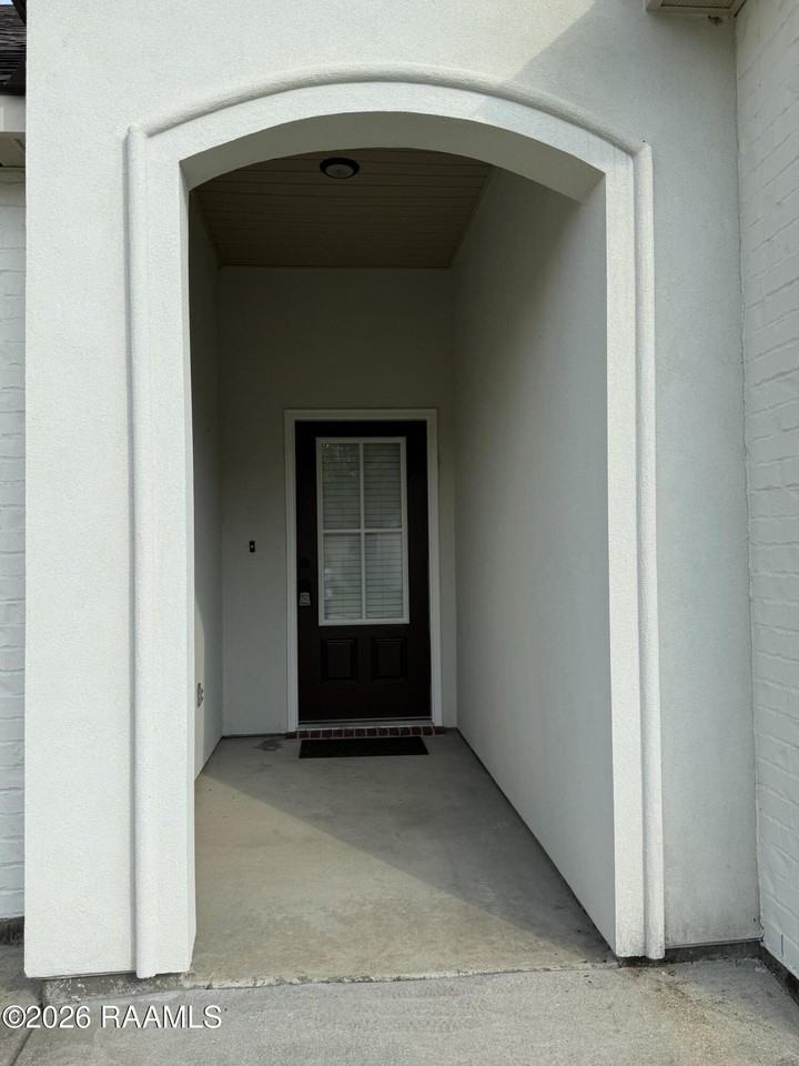 404 Sparrowhawk St - Photo 6 of 46