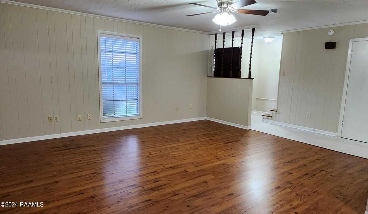 403 Bell Downs Dr - Photo 5 of 14