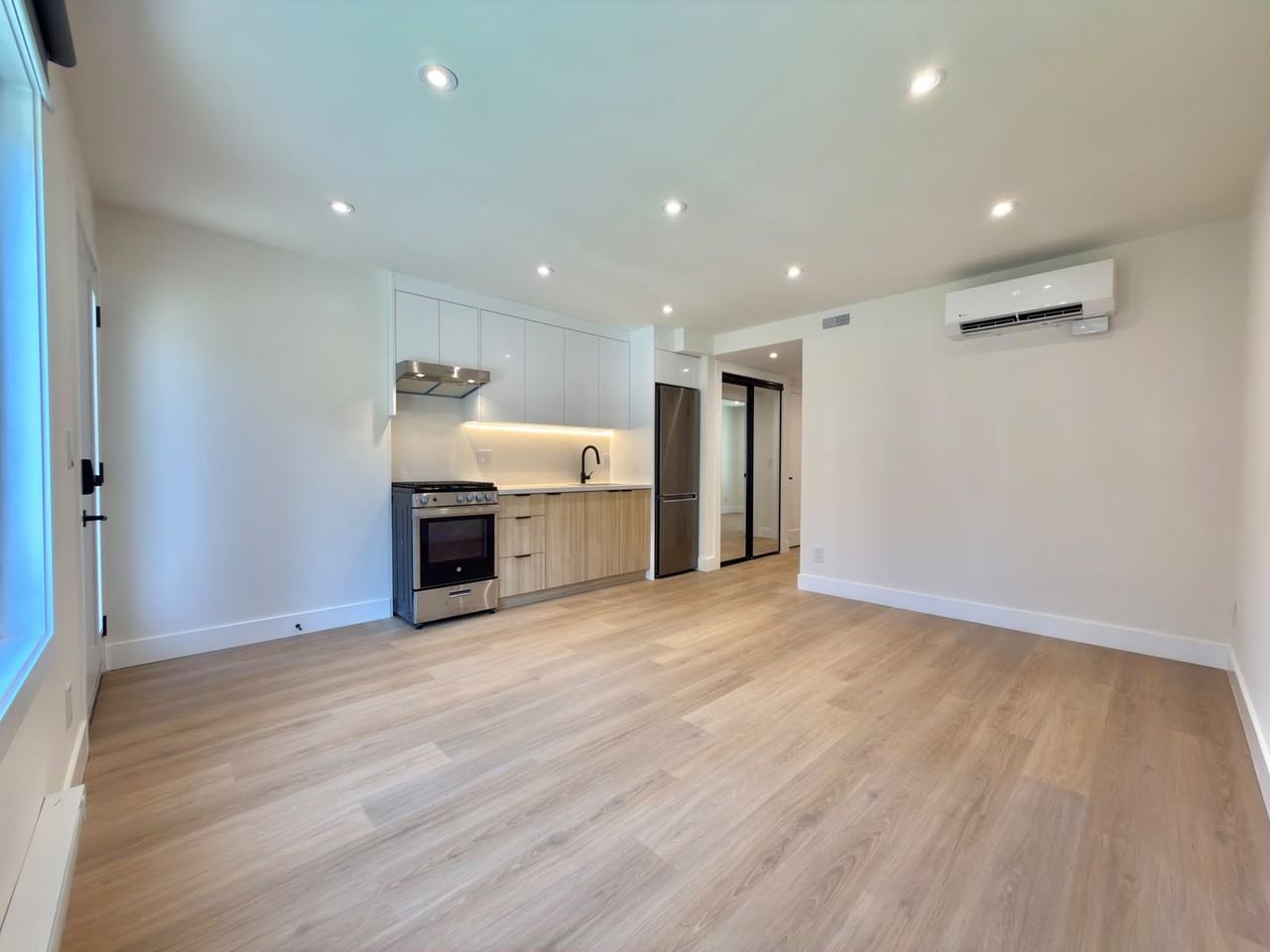 275 Mortimer Avenue C - Photo 2 of 9