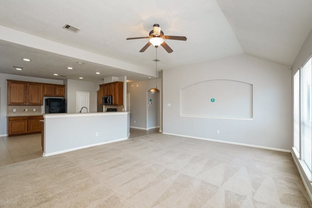 26019 Chapman Falls Dr - Photo 5 of 16