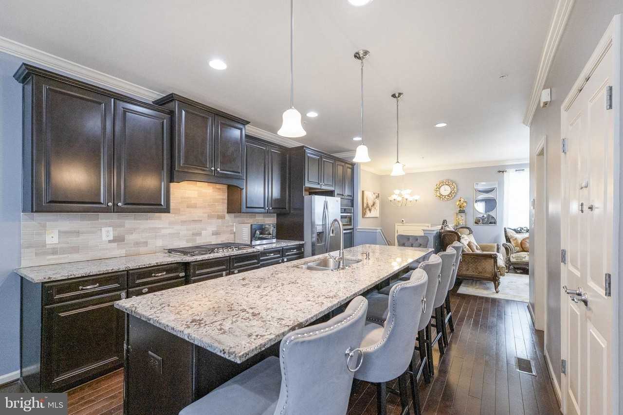 14058 Wellspring Ave - Photo 4 of 34