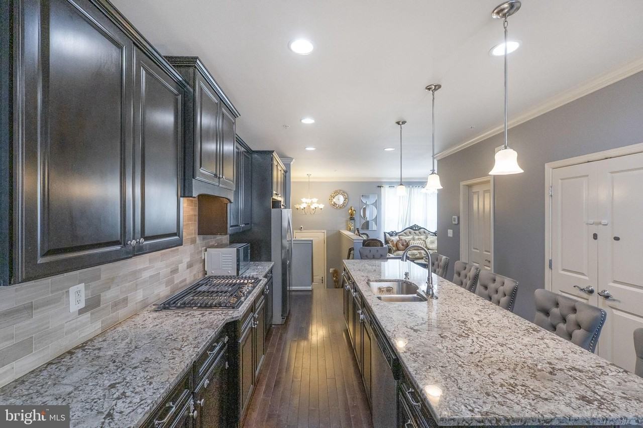 14058 Wellspring Ave - Photo 7 of 34