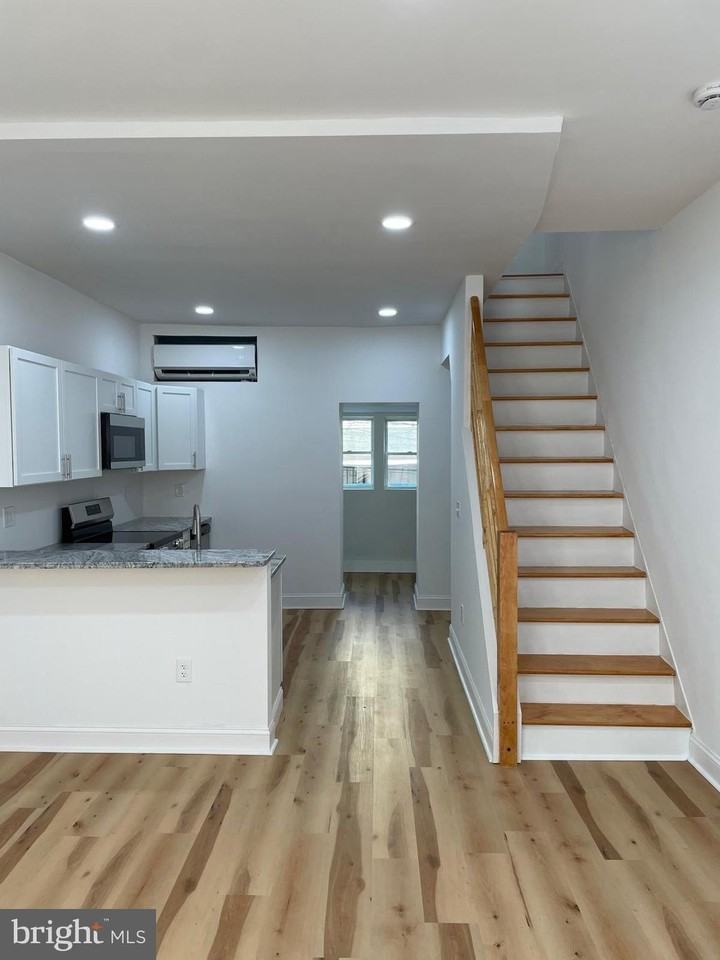 1731 N Dover St - Photo 3 of 14