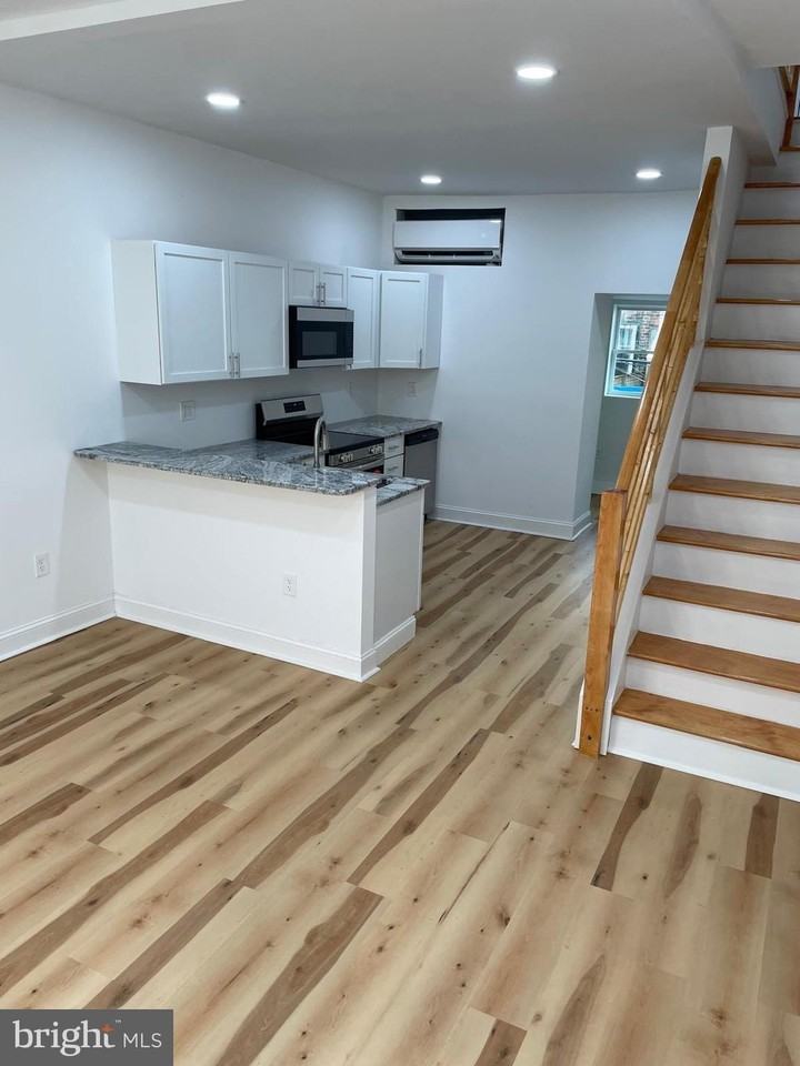 1731 N Dover St - Photo 5 of 14