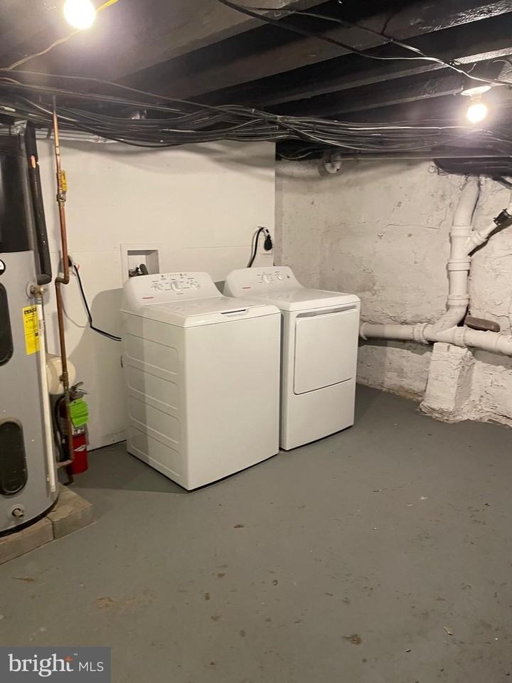 1731 N Dover St - Photo 6 of 14