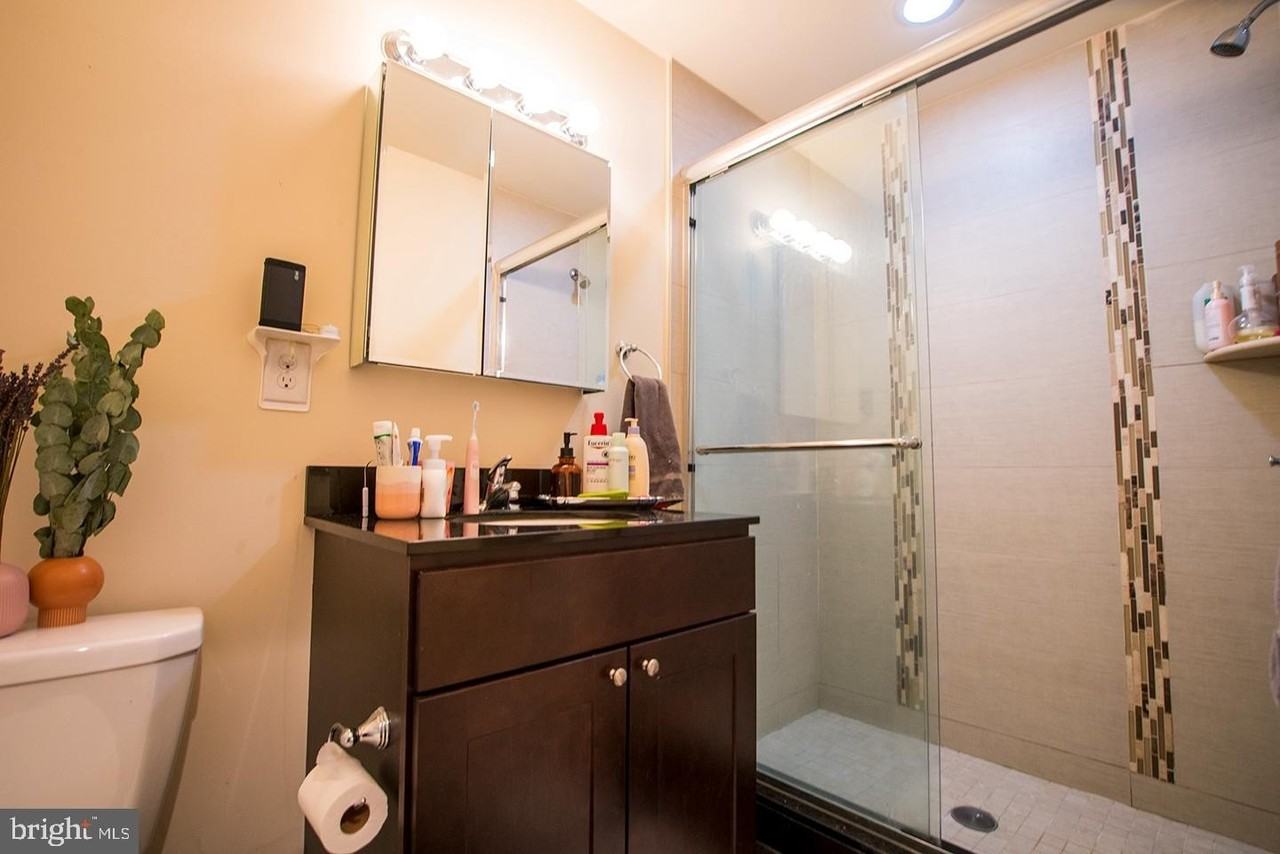 1242 Point Breeze Ave #204 - Photo 7 of 15