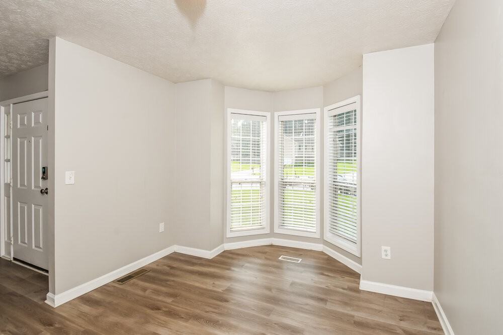2580 Candler Way Sw - Photo 6 of 20