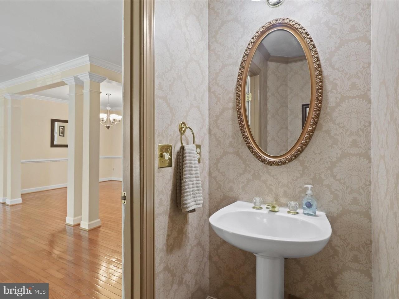 7441 Heatherfield Ln - Photo 5 of 31