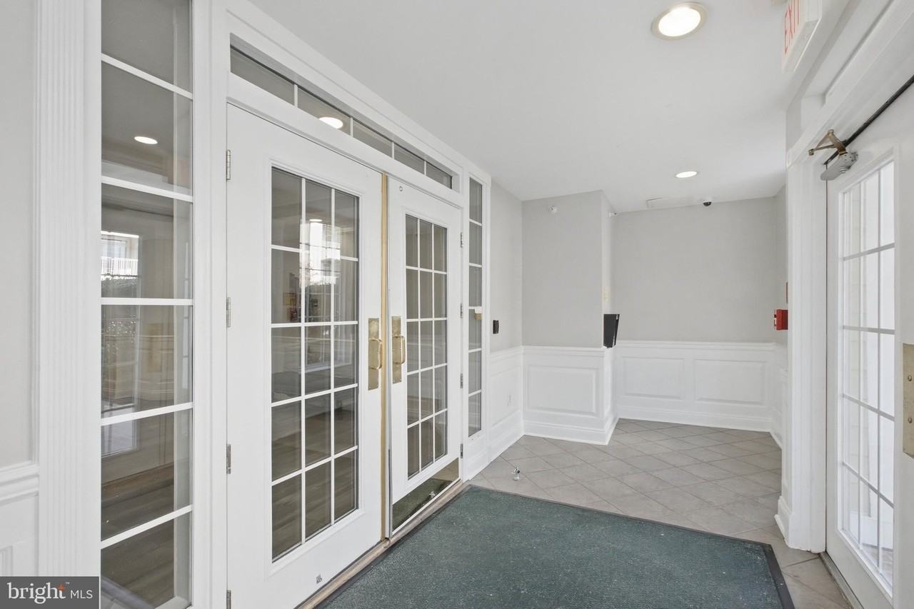 2711 Bellforest Ct #305 - Photo 3 of 40