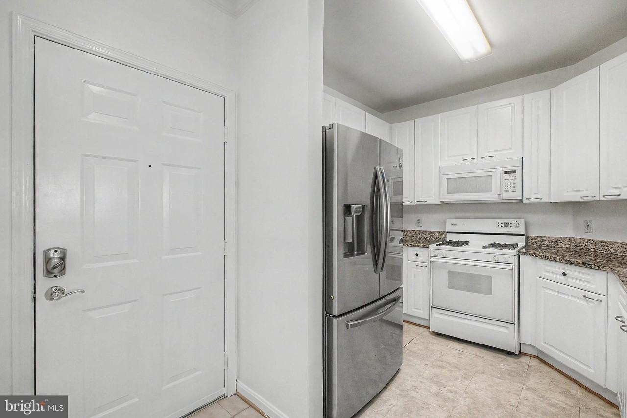 2711 Bellforest Ct #305 - Photo 5 of 40