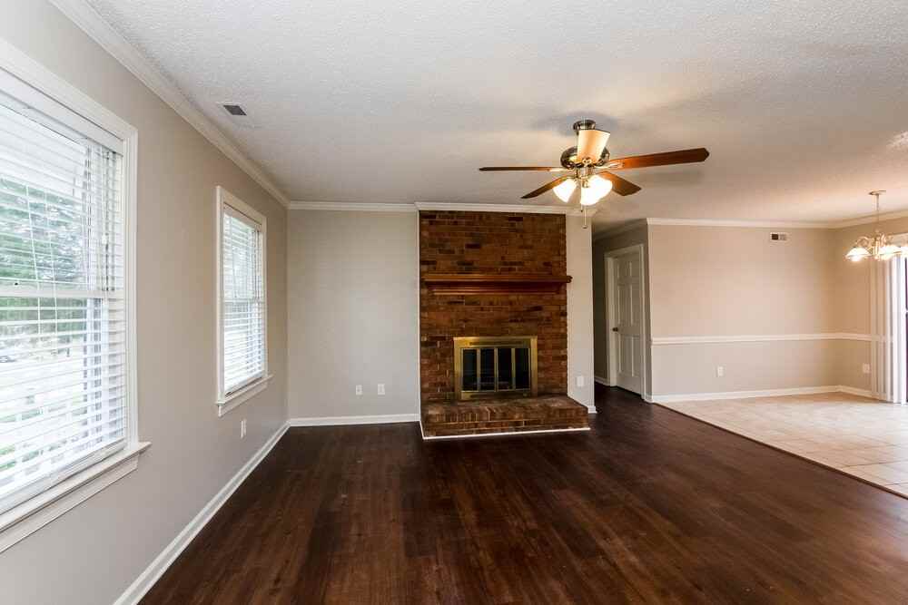 2515 Haybrook Ln - Photo 4 of 17