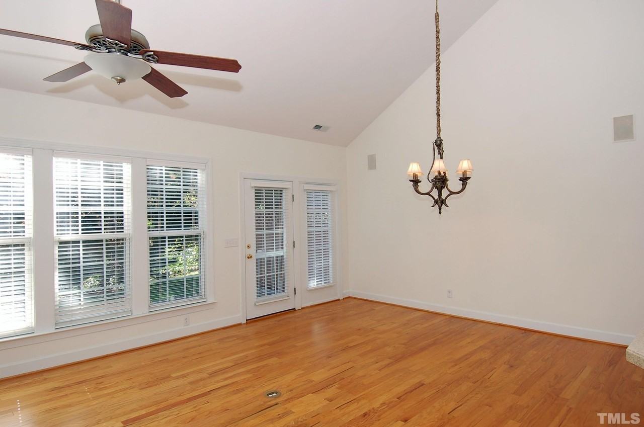 3611 Lion Ridge Ct - Photo 4 of 22