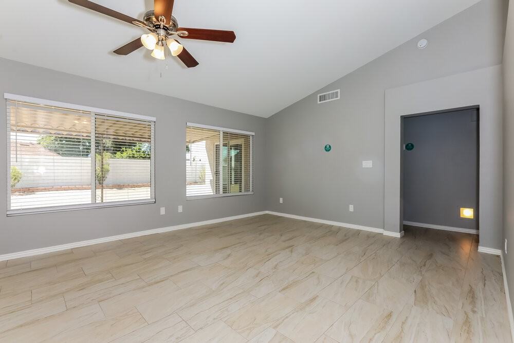 4401 E Scott Ave - Photo 4 of 16
