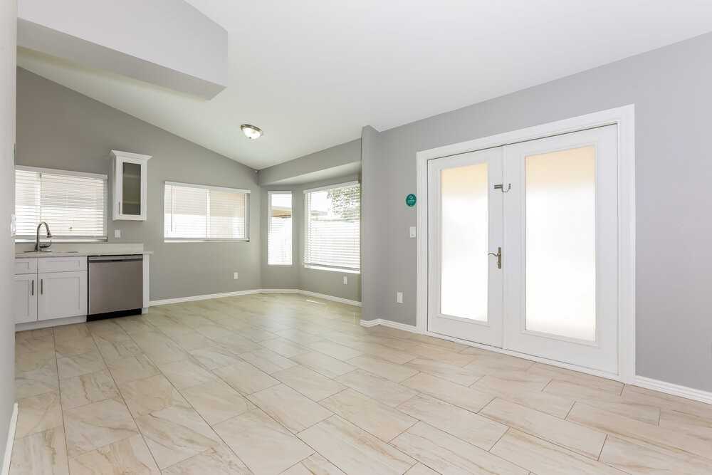 4401 E Scott Ave - Photo 5 of 16