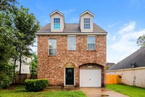 featured image of 6607 Dickson Way
