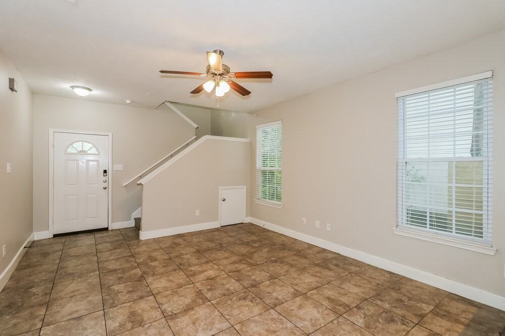 6607 Dickson Way - Photo 5 of 17