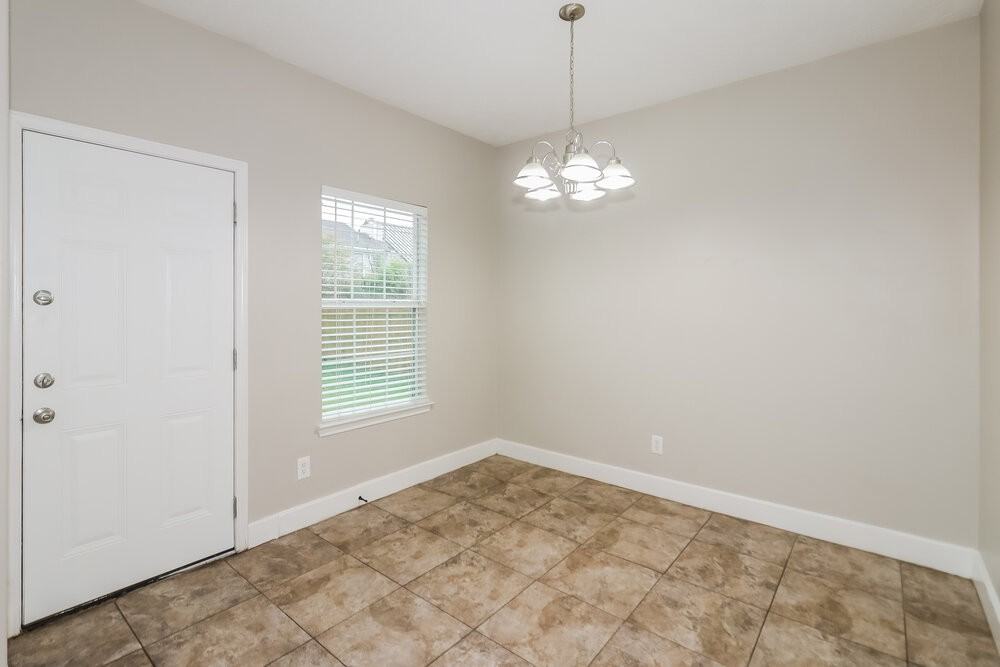 6607 Dickson Way - Photo 7 of 17