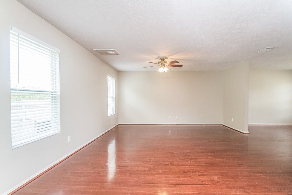 5153 Sunsail Dr - Photo 3 of 23