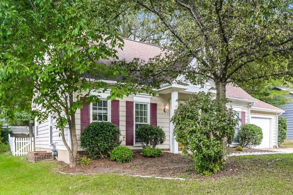 2108 David Earl Dr - Photo 4 of 17
