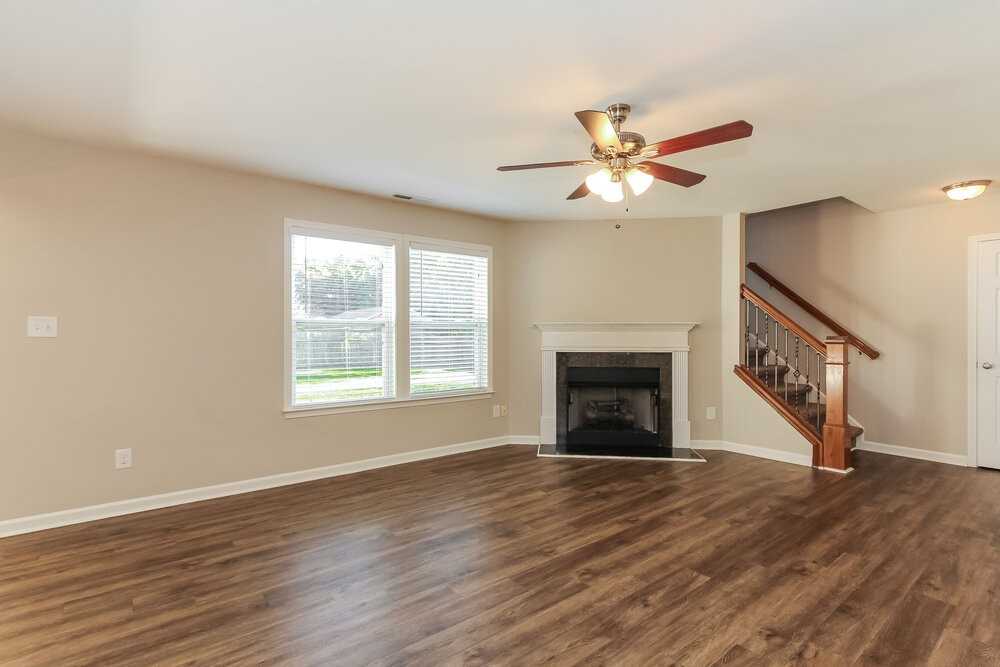 11028 Belmont Run Ln - Photo 4 of 17